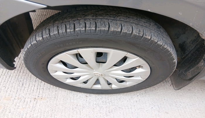 2014 Toyota Etios Liva G, Petrol, Manual, 39,752 km, tyre