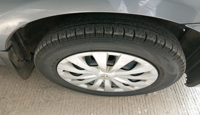 2014 Toyota Etios Liva G, Petrol, Manual, 39,752 km, tyre