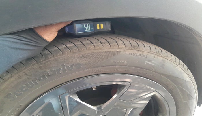 2024 Hyundai EXTER SX 1.2 MT Knight Edition Hy-CNG Duo, CNG, Manual, 17,565 km, tyre