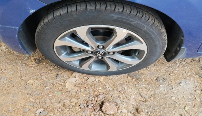 2015 Hyundai Xcent SX 1.2 (O), Petrol, Manual, 1,93,082 km, tyre