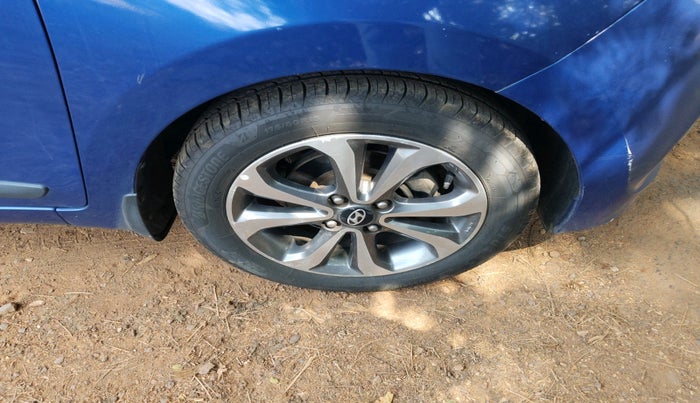 2015 Hyundai Xcent SX 1.2 (O), Petrol, Manual, 1,93,082 km, tyre