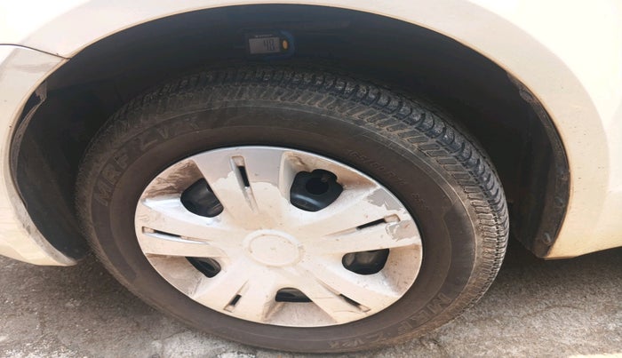 2011 Maruti Swift VXI, Petrol, Manual, 55,221 km, tyre