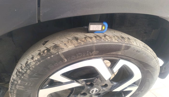 2022 Nissan MAGNITE XV TURBO CVT, Petrol, Automatic, 39,977 km, tyre