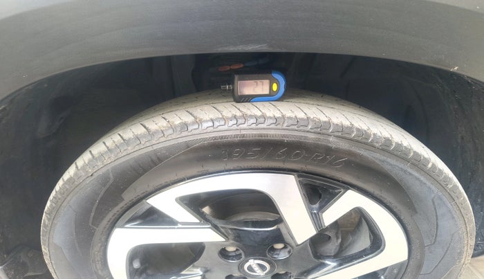 2022 Nissan MAGNITE XV TURBO CVT, Petrol, Automatic, 39,977 km, tyre