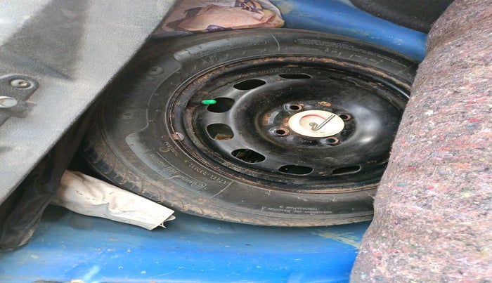 2013 Ford Figo ZXI 1.4 DIESEL, Diesel, Manual, 1,20,375 km, tyre