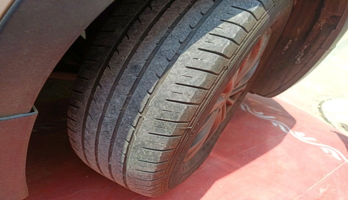 2017 Maruti S Cross ZETA 1.3, Diesel, Manual, 56,460 km, tyre