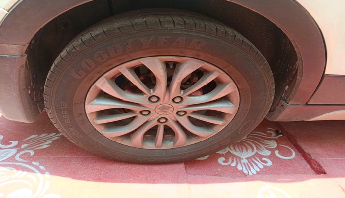 2017 Maruti S Cross ZETA 1.3, Diesel, Manual, 56,460 km, tyre