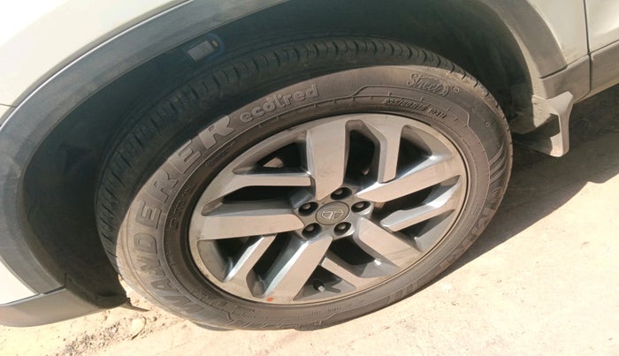 2022 Tata Safari XZ PLUS 6 S, Diesel, Manual, 59,688 km, tyre