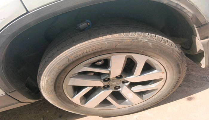 2022 Tata Safari XZ PLUS 6 S, Diesel, Manual, 59,688 km, tyre