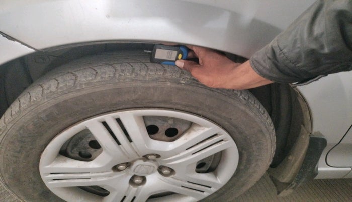 2009 Honda City 1.5L I-VTEC S MT, Petrol, Manual, 1,56,339 km, tyre