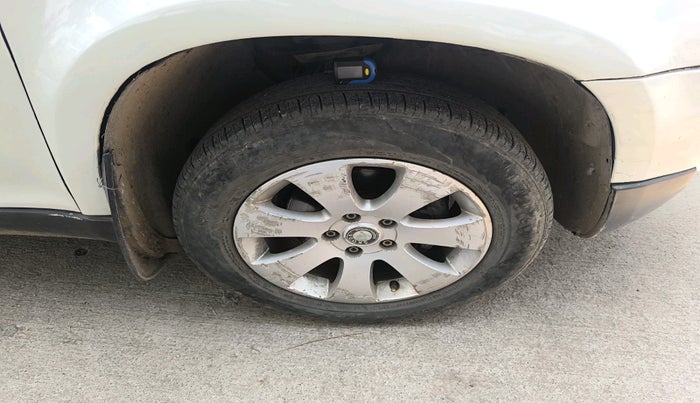 2011 Skoda Yeti ELEGANCE 2.0 TDI CR 4X4, Diesel, Manual, 2,27,726 km, tyre