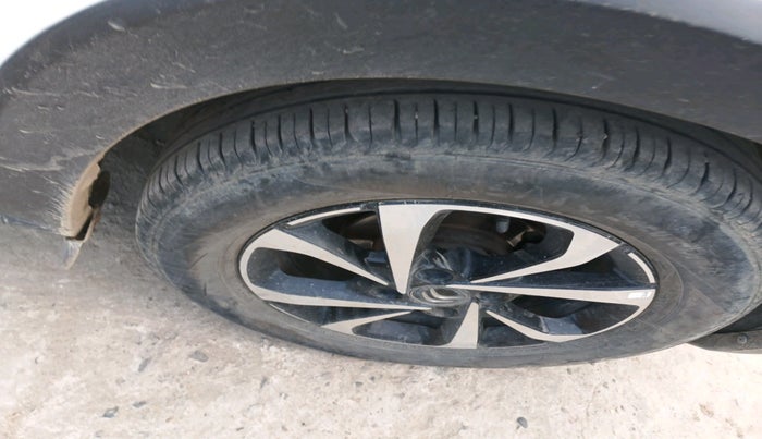 2024 CITROEN C3 SHINE 1.2 DUAL TONE , Petrol, Manual, 40,218 km, tyre