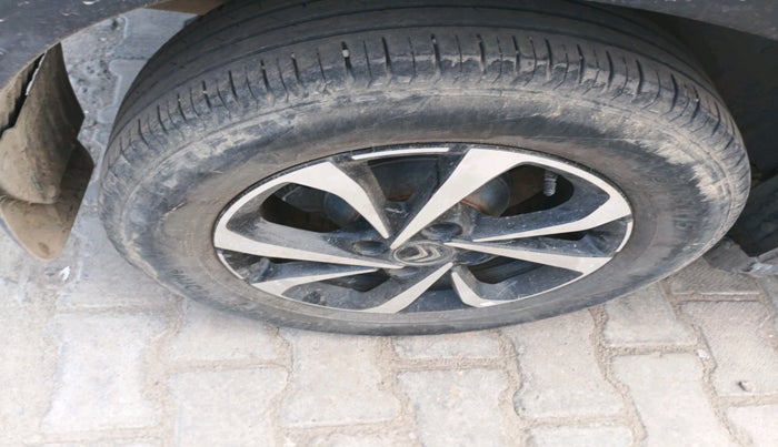 2024 CITROEN C3 SHINE 1.2 DUAL TONE , Petrol, Manual, 40,218 km, tyre