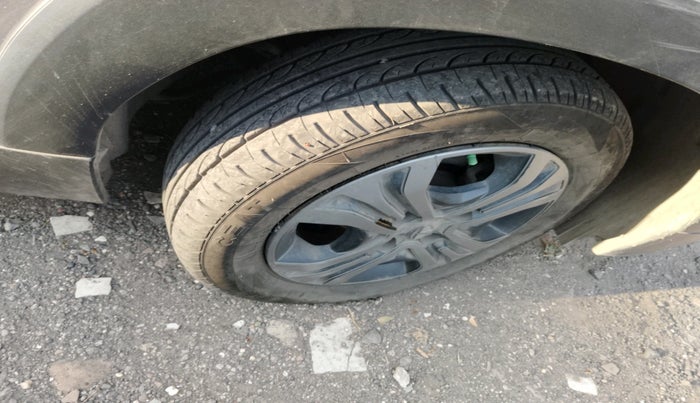 2019 Tata TIAGO NRG PETROL, Petrol, Manual, 1,04,327 km, tyre