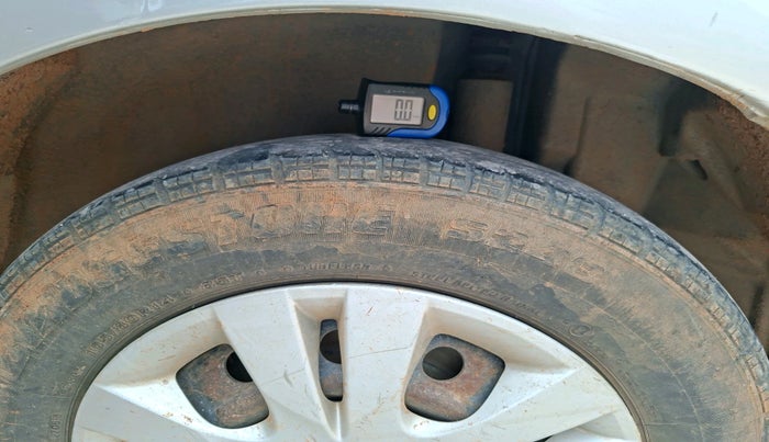 2014 Maruti Swift Dzire VXI, Petrol, Manual, 1,51,484 km, tyre