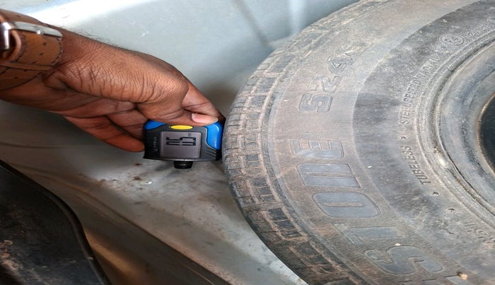 2014 Maruti Swift Dzire VXI, Petrol, Manual, 1,51,484 km, tyre