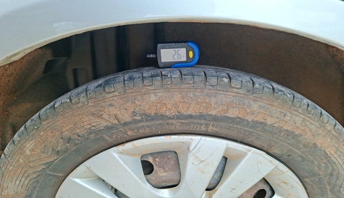 2014 Maruti Swift Dzire VXI, Petrol, Manual, 1,51,484 km, tyre