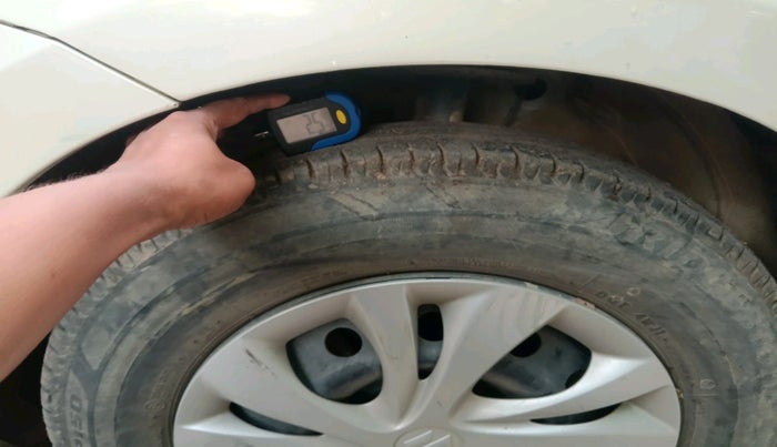 2022 Maruti Swift VXI, Petrol, Manual, 28,088 km, tyre