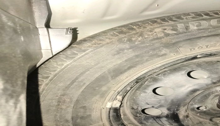 2022 Maruti Swift VXI, Petrol, Manual, 28,088 km, tyre