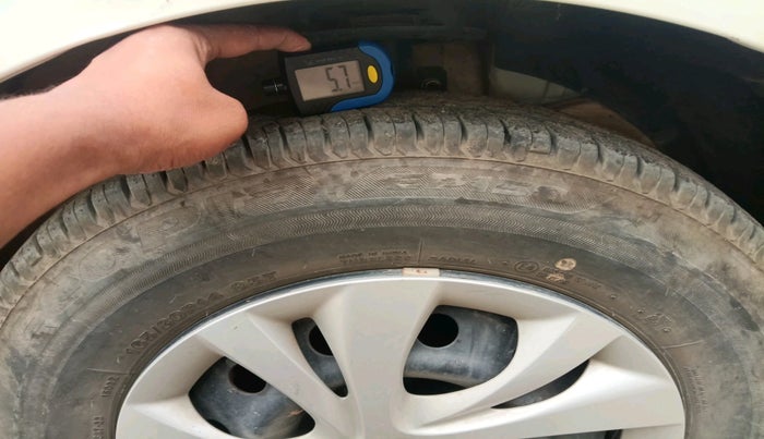 2022 Maruti Swift VXI, Petrol, Manual, 28,088 km, tyre