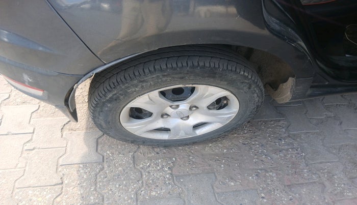 2017 Ford Ecosport AMBIENTE 1.5L DIESEL, Diesel, Manual, 1,02,393 km, tyre