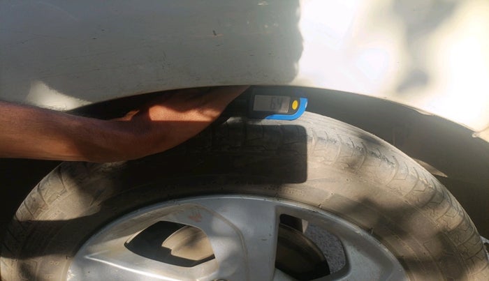 2015 Honda City 1.5L I-VTEC V MT, Petrol, Manual, 1,08,834 km, tyre