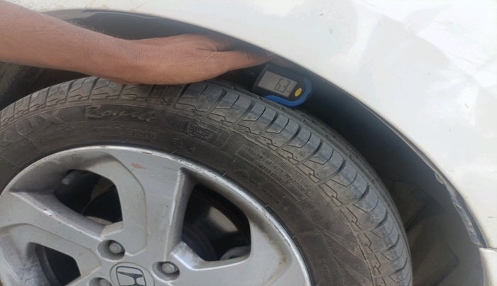 2015 Honda City 1.5L I-VTEC V MT, Petrol, Manual, 1,08,834 km, tyre