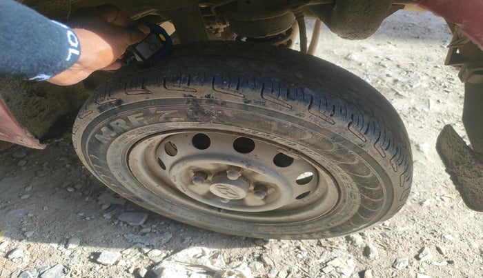 2014 Hyundai Eon ERA +, Petrol, Manual, 85,898 km, tyre