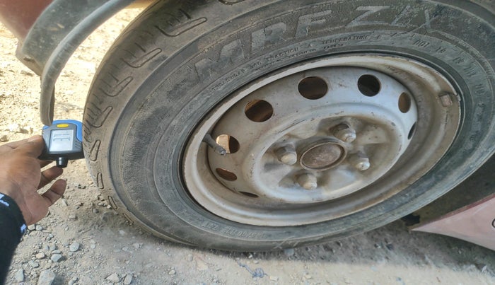 2014 Hyundai Eon ERA +, Petrol, Manual, 85,898 km, tyre