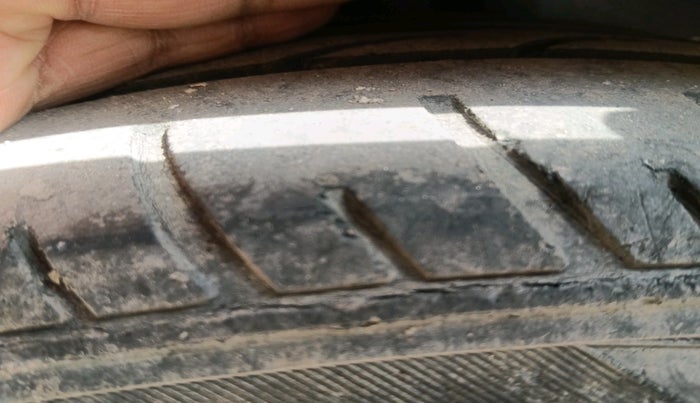 2020 Volkswagen Polo TRENDLINE 1.0L, Petrol, Manual, 44,496 km, tyre