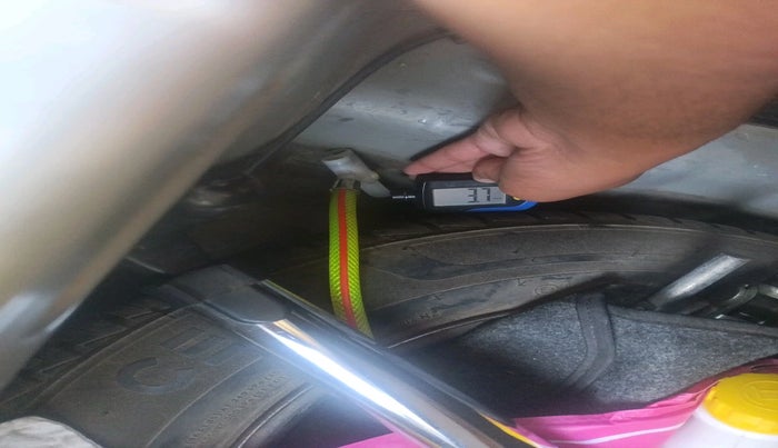 2019 Hyundai NEW SANTRO SPORTZ CNG, CNG, Manual, 1,07,234 km, tyre