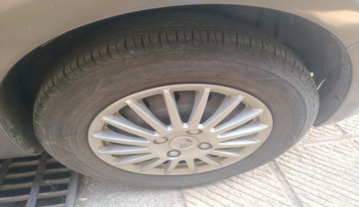 2013 Chevrolet Sail UVA 1.3 LS, Diesel, Manual, 1,62,742 km, tyre