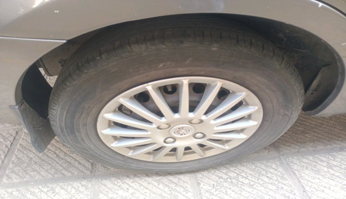 2013 Chevrolet Sail UVA 1.3 LS, Diesel, Manual, 1,62,742 km, tyre