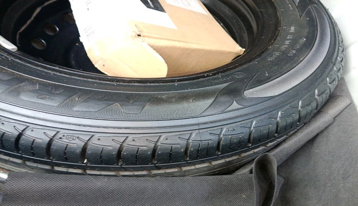 2016 Hyundai Verna FLUIDIC 4S 1.6 VTVT S, Petrol, Manual, 81,198 km, tyre