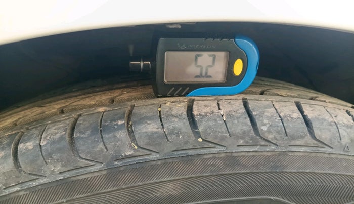 2016 Hyundai Verna FLUIDIC 4S 1.6 VTVT S, Petrol, Manual, 81,198 km, tyre