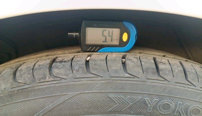 2016 Hyundai Verna FLUIDIC 4S 1.6 VTVT S, Petrol, Manual, 81,198 km, tyre