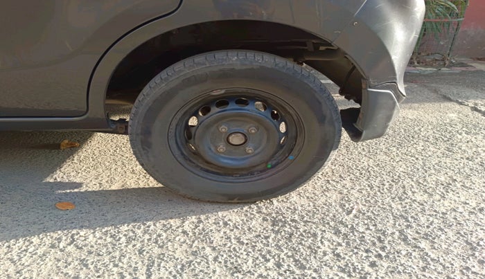 2013 Maruti Alto 800 LXI CNG, CNG, Manual, 1,45,923 km, tyre