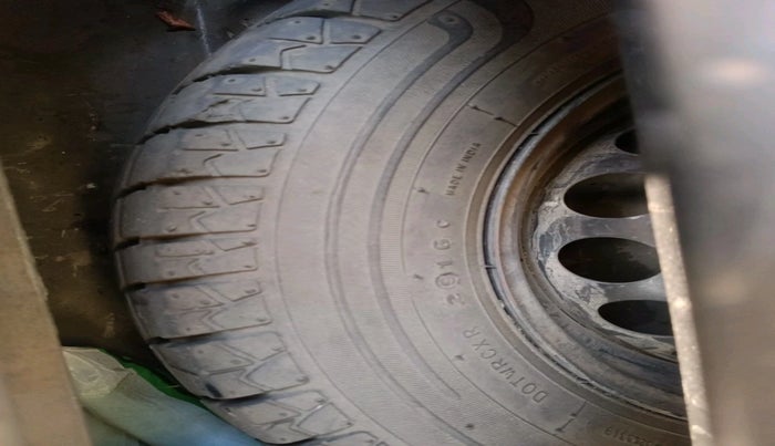 2013 Maruti Alto 800 LXI CNG, CNG, Manual, 1,45,923 km, tyre