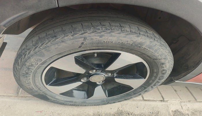 2019 Tata NEXON XZ PLUS PETROL, Petrol, Manual, 62,546 km, tyre