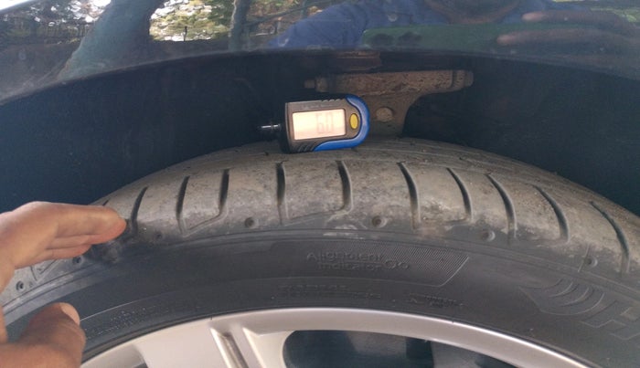 2025 Audi A4 40 TFSI Premium, Petrol, Automatic, 10,309 km, tyre