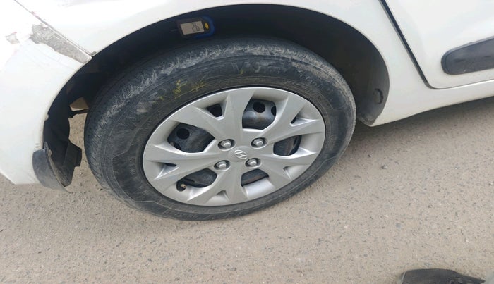 2015 Hyundai Grand i10 SPORTZ 1.2 KAPPA VTVT, Petrol, Manual, 67,568 km, tyre