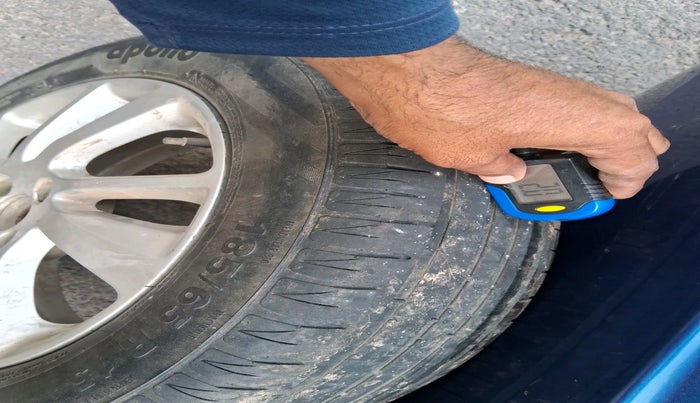 2012 Maruti Swift ZXI, Petrol, Manual, 99,231 km, tyre