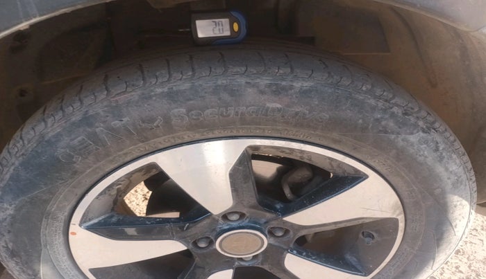 2019 Tata NEXON XZA PLUS PETROL DUAL TONE, Petrol, Automatic, 1,24,484 km, tyre