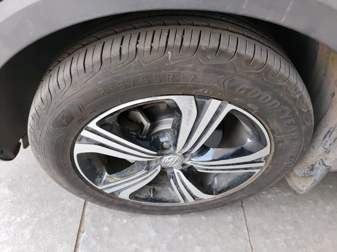 2024 MG ASTOR Sharp Pro 1.5 CVT (Ivory), Petrol, Automatic, 4,350 km, tyre