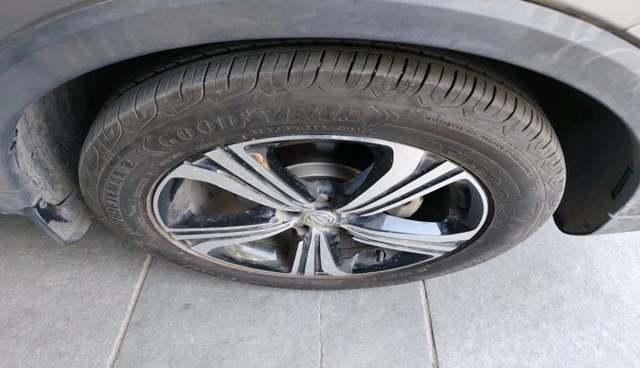 2024 MG ASTOR Sharp Pro 1.5 CVT (Ivory), Petrol, Automatic, 4,133 km, tyre