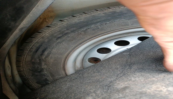 2016 Maruti Swift LDI, Diesel, Manual, 93,460 km, tyre