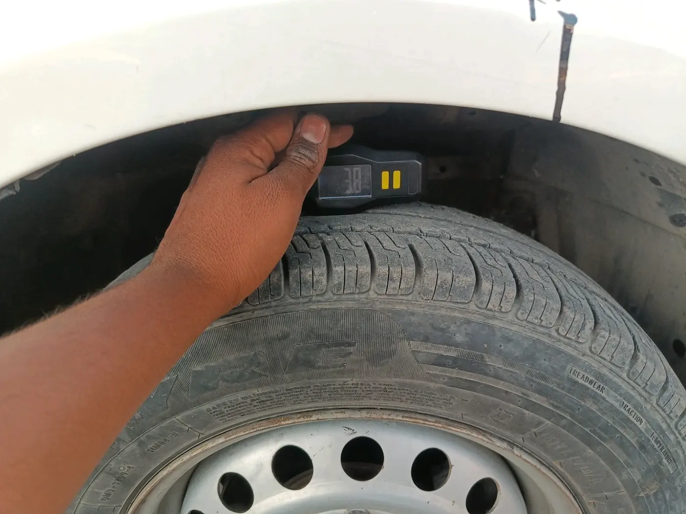 2016 Maruti Swift LDI, Diesel, Manual, 93,460 km, tyre