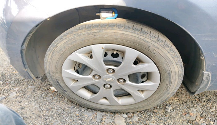 2015 Hyundai Grand i10 SPORTZ 1.2 KAPPA VTVT, Petrol, Manual, 57,199 km, tyre