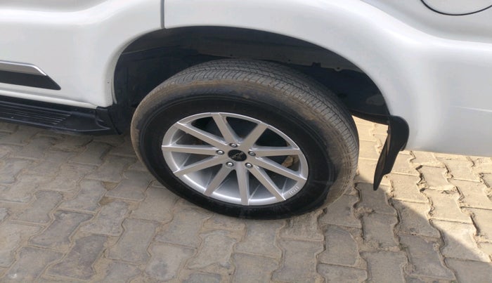 2024 Mahindra SCORPIO CLASSIC S11 7STR, Diesel, Manual, 39,293 km, tyre