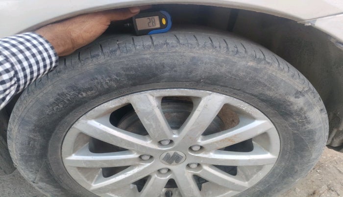 2014 Maruti SX4 ZDI, Diesel, Manual, 1,69,299 km, tyre